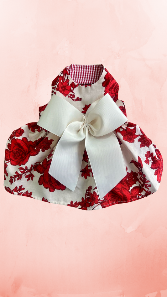 VESTIDO BEIGE CON FLORES ROJAS